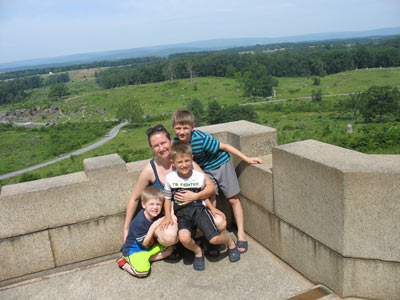 gettsburg-fort-with-family