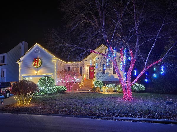 6224-Weathersfield-Way-williamsburg-chirstmas-lights