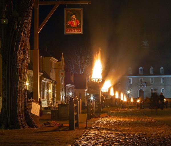 lighting-of-cressets-colonial-williamsburg