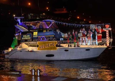 lighted-boat-parade-in-yorktown